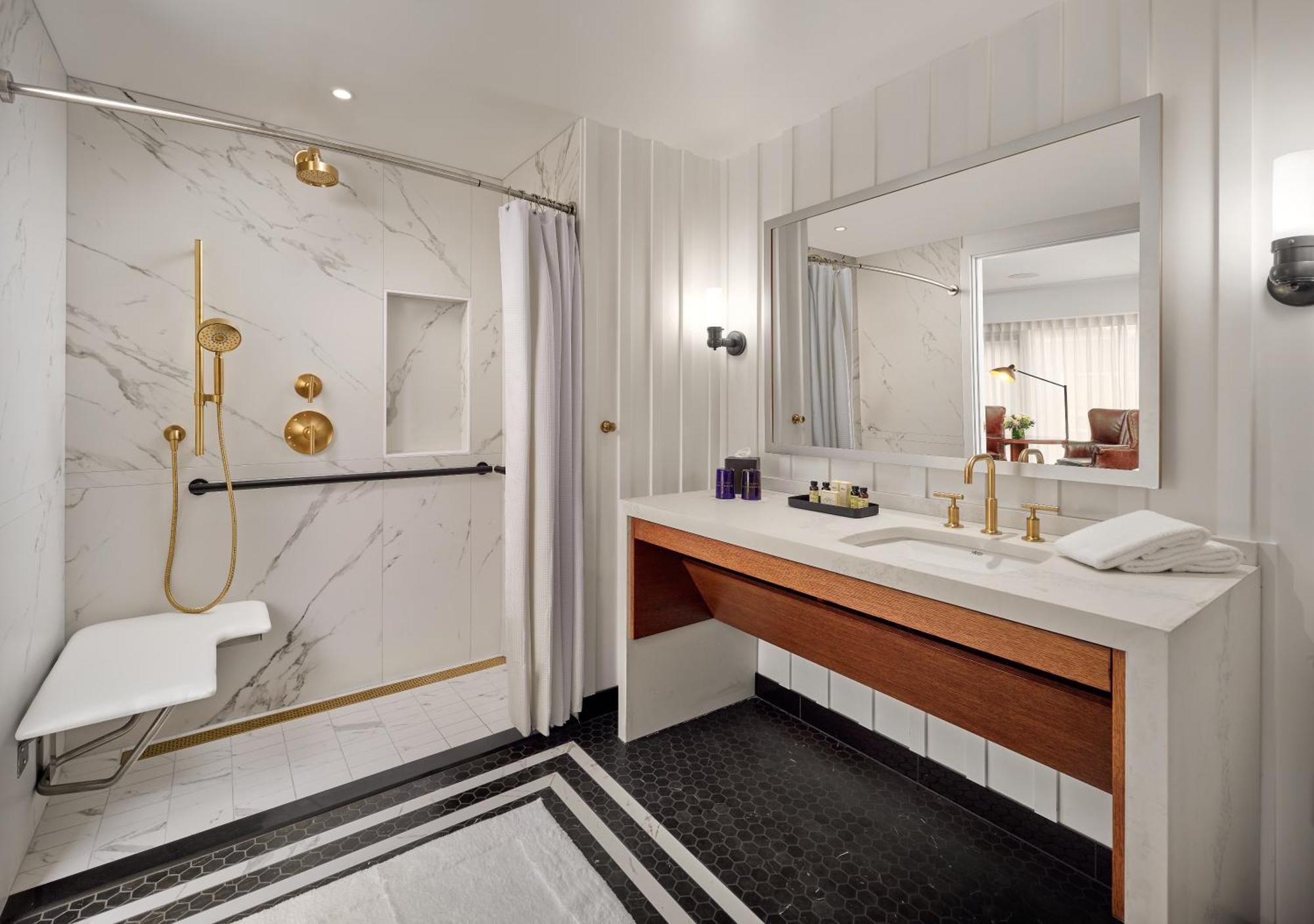 קיימברידג' The Charles Hotel In Harvard Square מראה חיצוני תמונה
