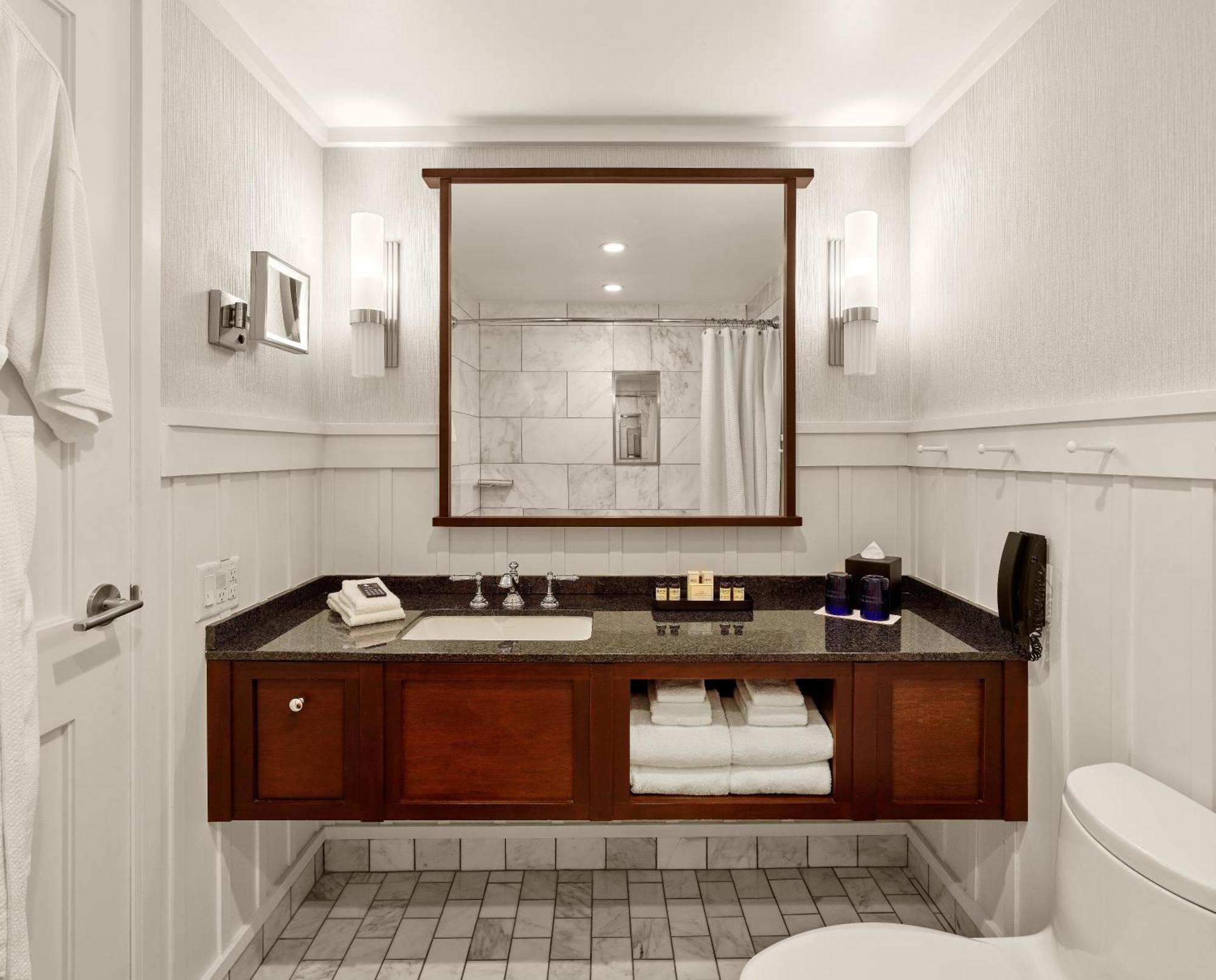 קיימברידג' The Charles Hotel In Harvard Square מראה חיצוני תמונה